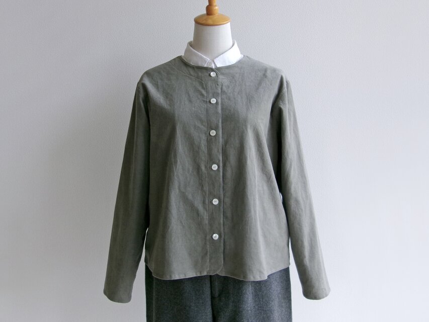国産コーデュロイのブラウス・ジャケット（カーキグレー）