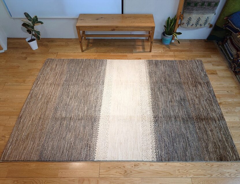 夏は涼しく冬は暖かい 天然無染手織りラグ 肌ざわり最高 ラグ