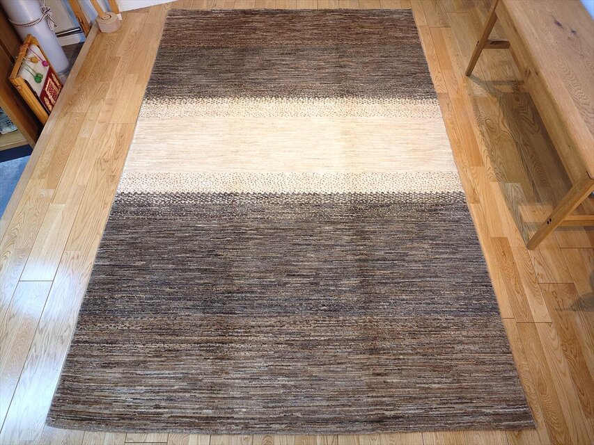 夏は涼しく冬は暖かい 天然無染手織りラグ 肌ざわり最高 ラグ