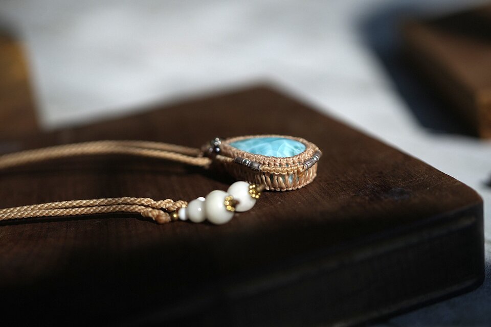 めちゃくちゃ濃い✨️ラリマー 葉型ペンダント マクラメ ラリマー