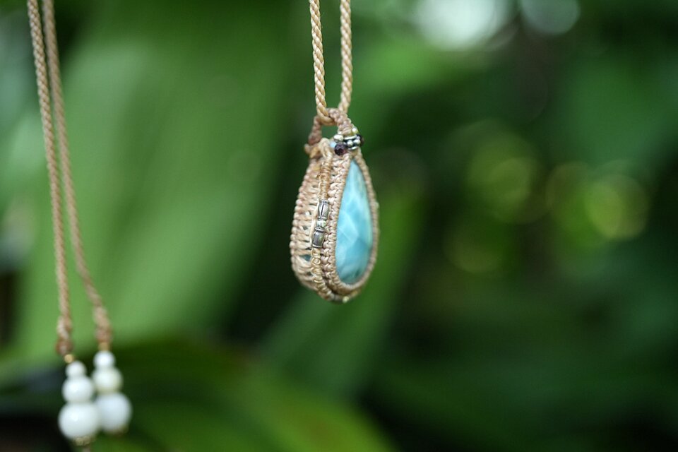 涙の波模様☆高品質ラリマー マクラメネックレス2069 | iichi