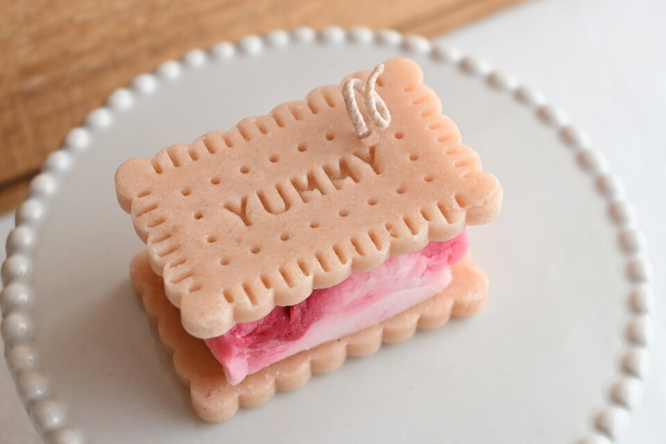 クッキーサンド strawberry