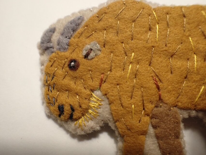 ゴールデンターキン　ブローチ