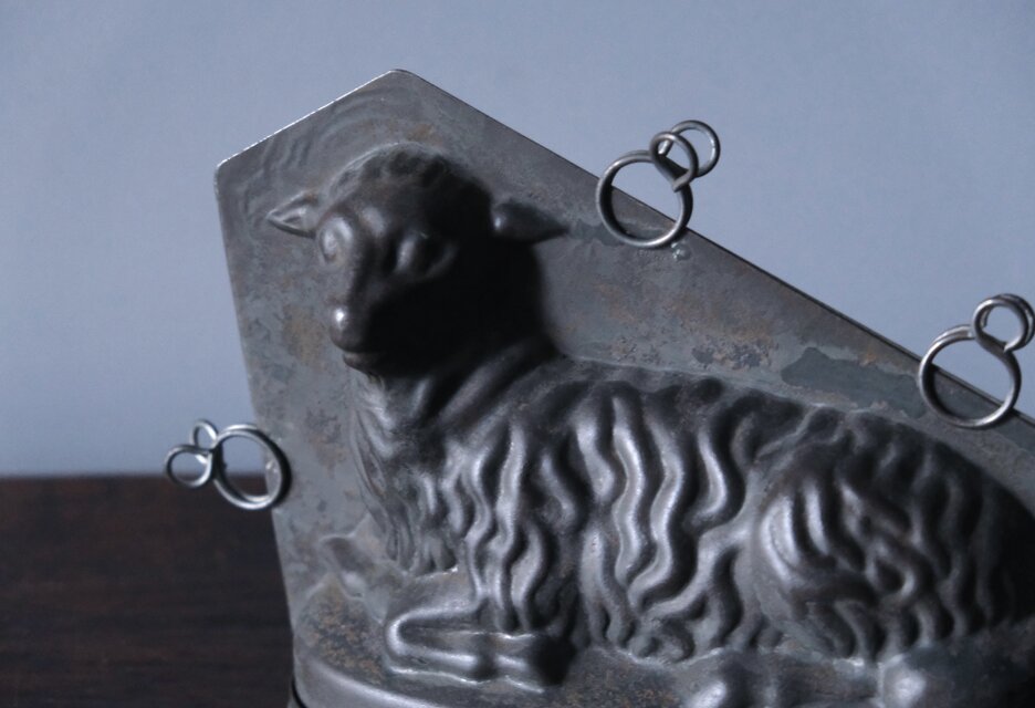 アニョーパスカル　菓子型　羊　チョコレート型　アンティーク　フランス チョコレート モールド アニョーパスカル 羊 型 アンティーク 0202415