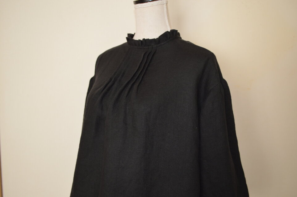 大人可愛い！「フリル襟ふんわりブラウス」