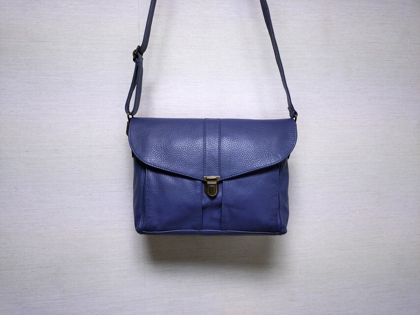 差込蓋ショルダー (牛革・シュリンク・Indigo)