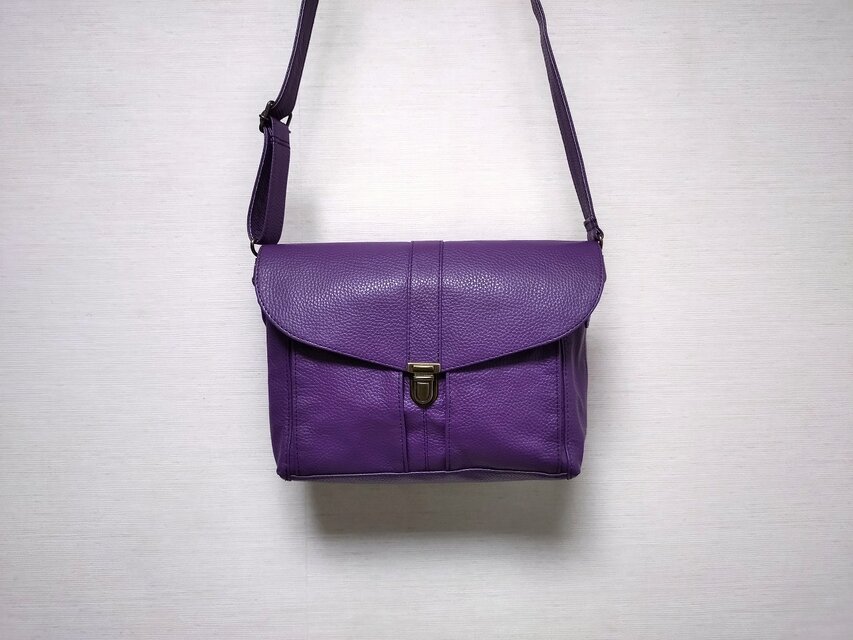 差込蓋ショルダー (牛革・シュリンク・Viola)