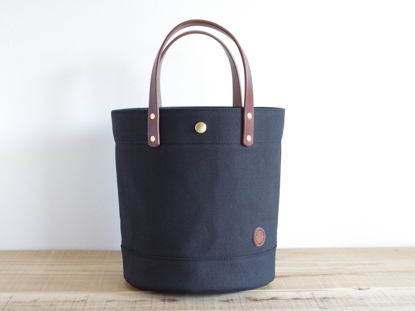 レザーハンドル帆布 丸底トートバッグ ブラック