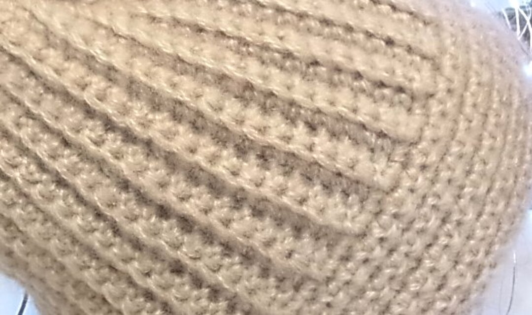 ニット帽 ニットキャップ ポンポン付き モヘア ベージュ 小顔効果