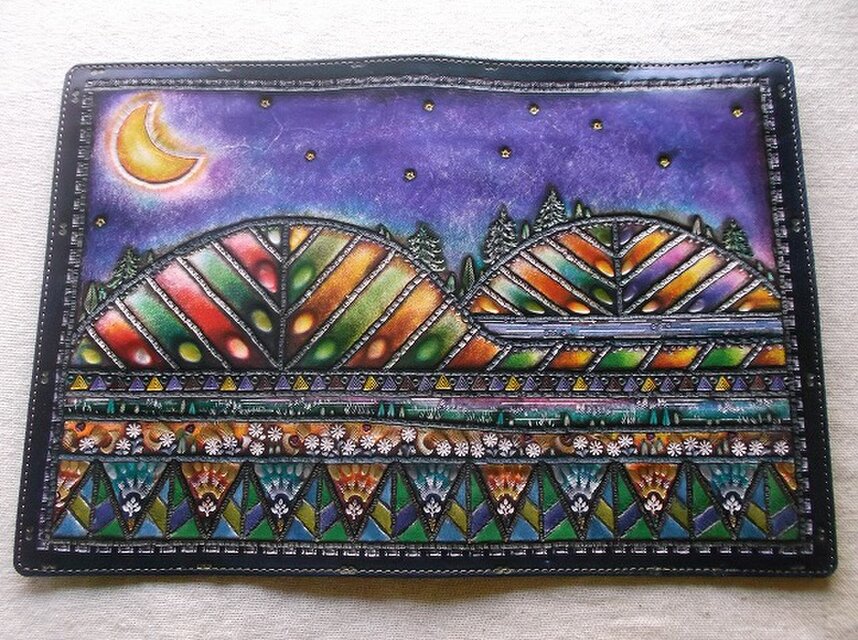 単行本サイズブックカバー  牛革　刻印＆拭き染め