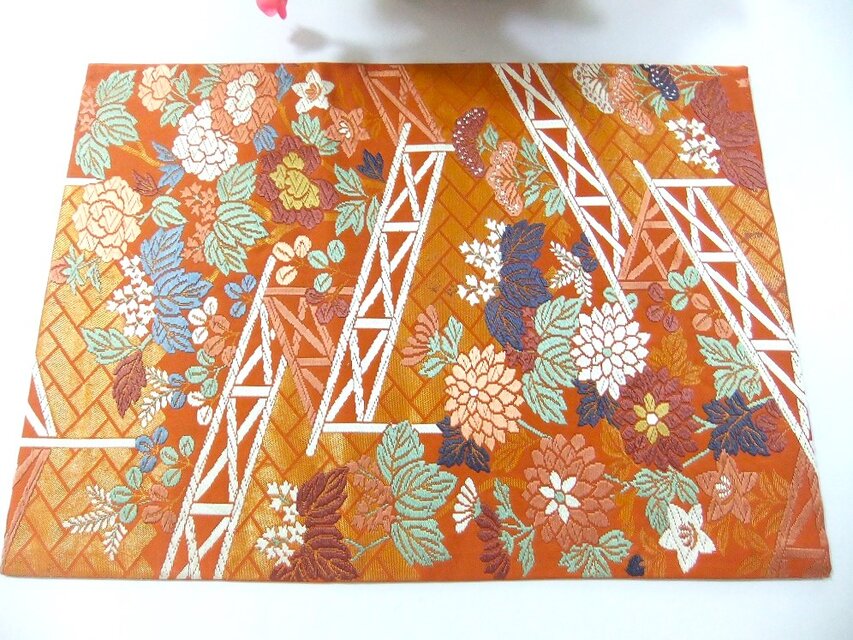 16)2390】30.5×43cm/竹垣秋草文様/テーブルセンター/和風/帯リメイク