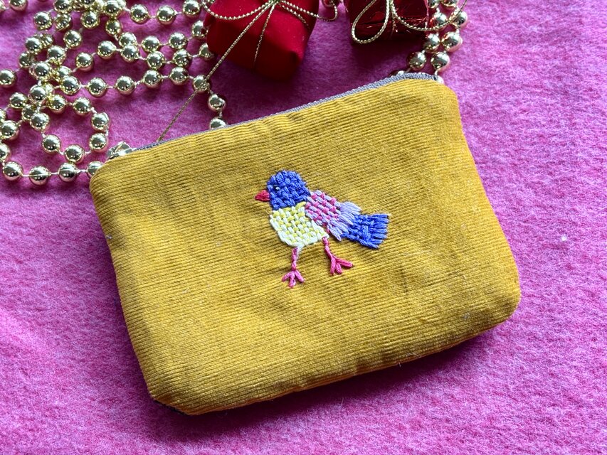手刺繍のファスナーポーチ（小鳥）