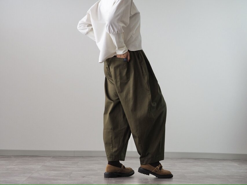 新色/オールシーズン◎/サーカスパンツ《カーキ》 | iichi 日々の