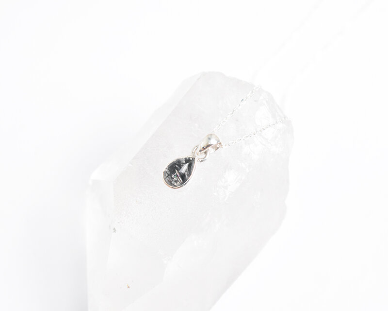 ブラックルチルクォーツ（黒針水晶）のシルバーネックレス シルバー925