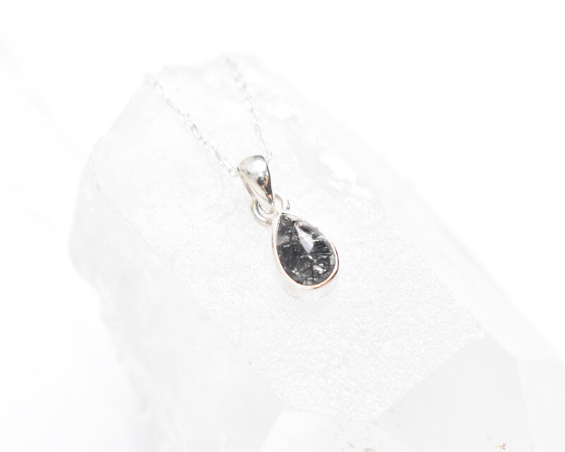ブラックルチルクォーツ（黒針水晶）のシルバーネックレス シルバー925