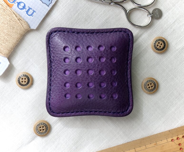 イタリア革のピンクッション／針山／紫