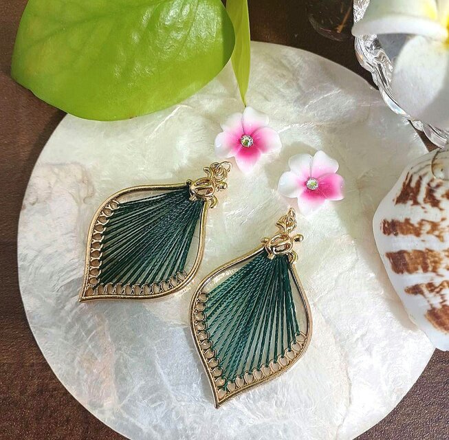 Aloha✿ホヌハープ プルメリア 濃いピンク❀ピアス グリーン No.1318