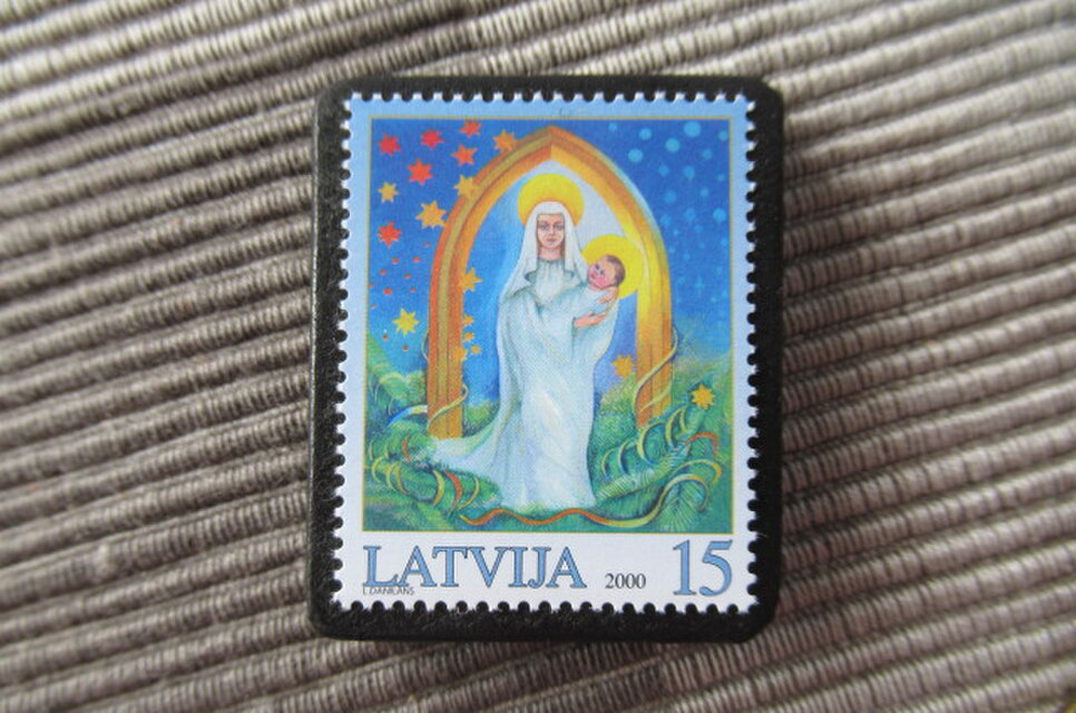 ラトビア　クリスマス切手ブローチ10635