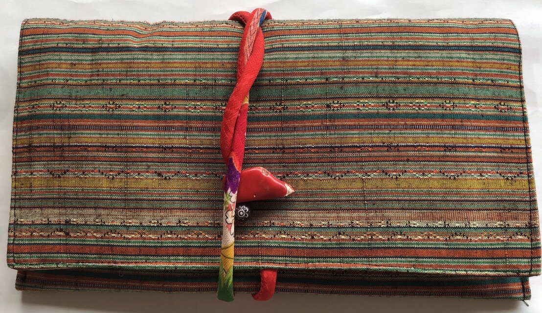 ８５０５　縞柄の着物で作った和風財布・ポーチ