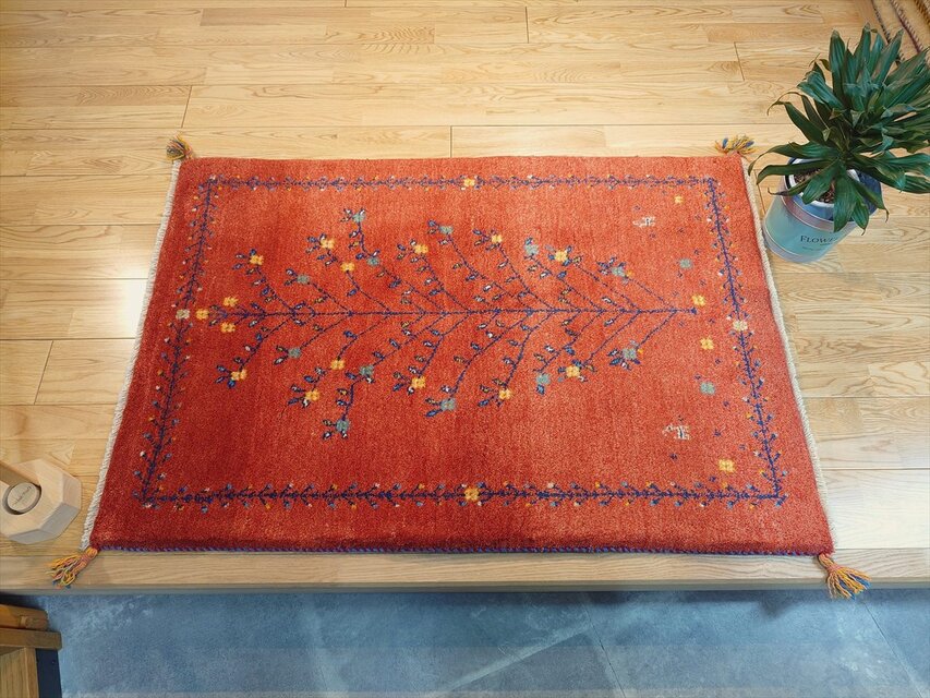 ペルシャ　ギャッベ ソファ前　120×83 茜色　生命の木　花 ペルシャ ギャッベ ソファ前 120×83 茜色 生命の木 花 玄関マット