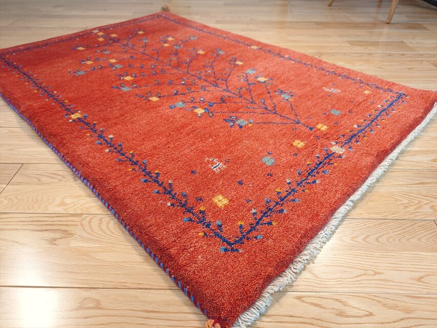 ペルシャ　ギャッベ ソファ前　120×83 茜色　生命の木　花 ペルシャ ギャッベ ソファ前 120×83 茜色 生命の木 花 ペルシャ