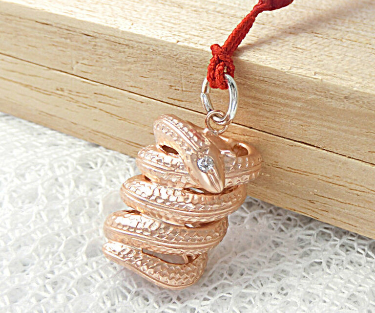 銀製ピンクゴールド仕上【蛇】の根付　/天然ダイヤモンド（４月の誕生石）【あなたの誕生石もセットできます。】　◎日本製