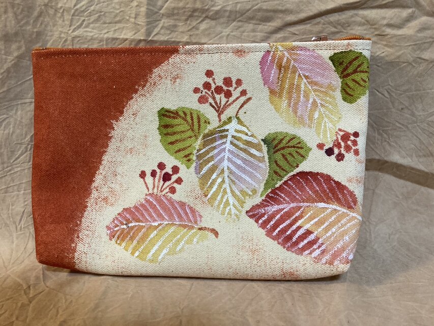 手描き染のポーチ　