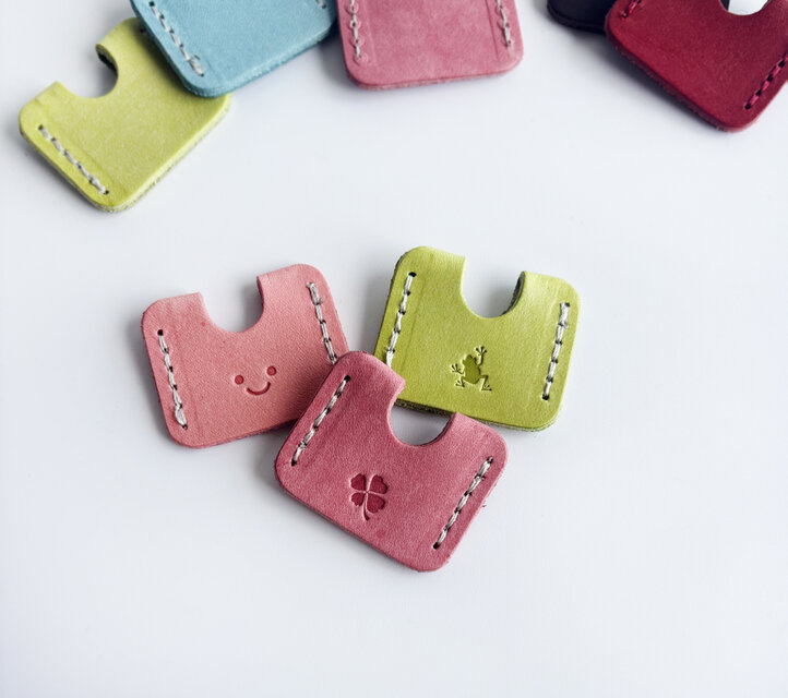 ☆刻印可能☆イタリアンレザーの本革キーカバー　模様刻印８種類　（ワイン：栃木レザー）