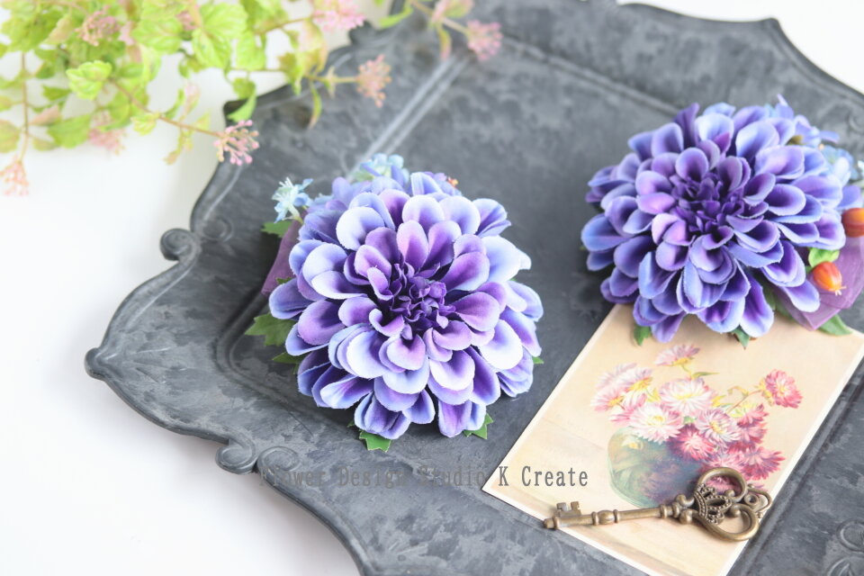 アッカacca ヘアクリップ 2個セット 紫 青 花柄 青い薔薇とタッセルのヘアクリップ 髪飾り 青 ブルー タッセル