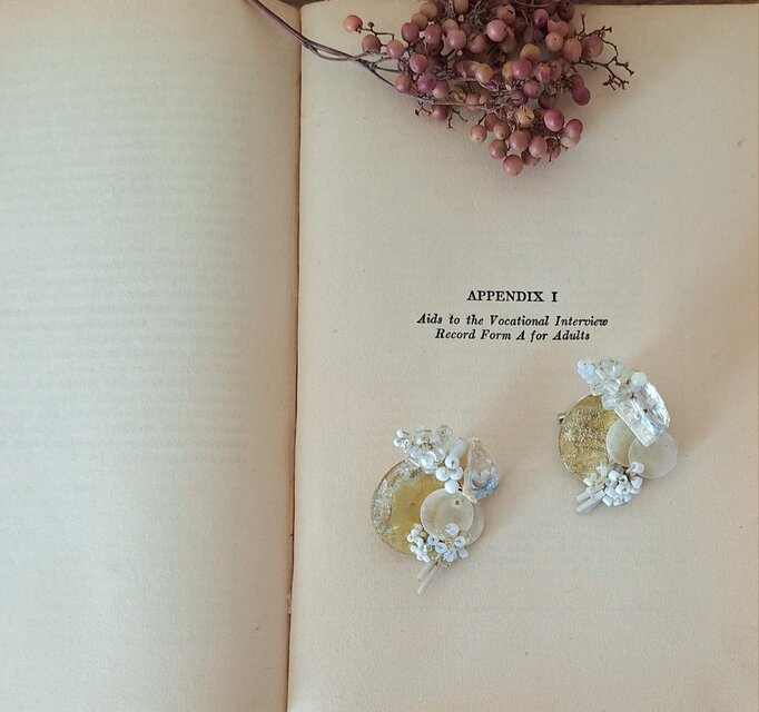 満月と光のかけら　ブローチ