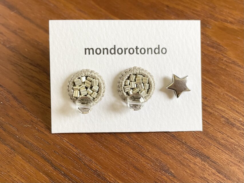 　【 星 】ピアス　組換え3点ｾｯﾄ　ﾌﾗﾝｽ刺繍糸とｶﾞﾗｽﾋﾞｰｽﾞ　 金属ｱﾚﾙｷﾞｰ対応316　p041