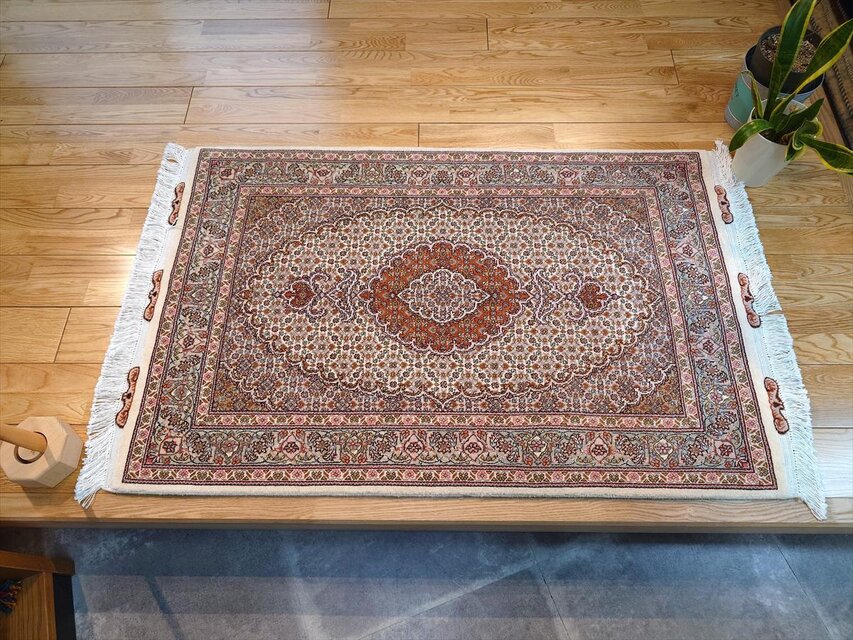 ペルシャ絨毯 タブリーズ産 マヒデザイン 50RAJ ウール&シルク