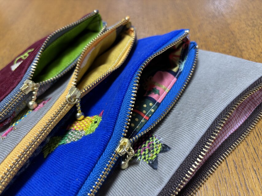 手刺繍のペンケース（猫） | iichi 日々の暮らしを心地よくする