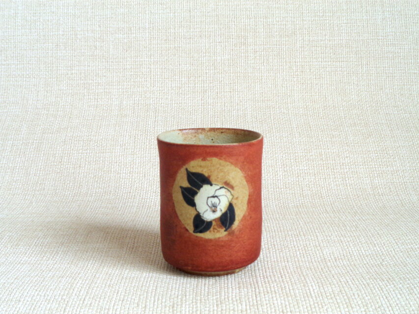 四方湯のみ (金銀彩白椿a）