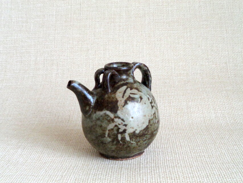 注器（抜絵 蟹紋）