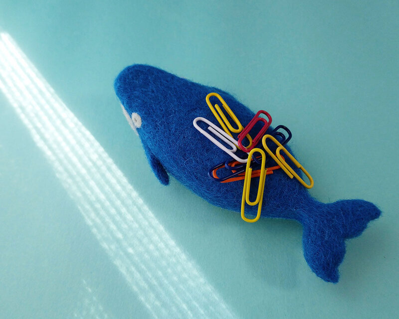 羊毛フェルト】ザトウクジラ君 クリップホルダー | iichi 日々の暮らし