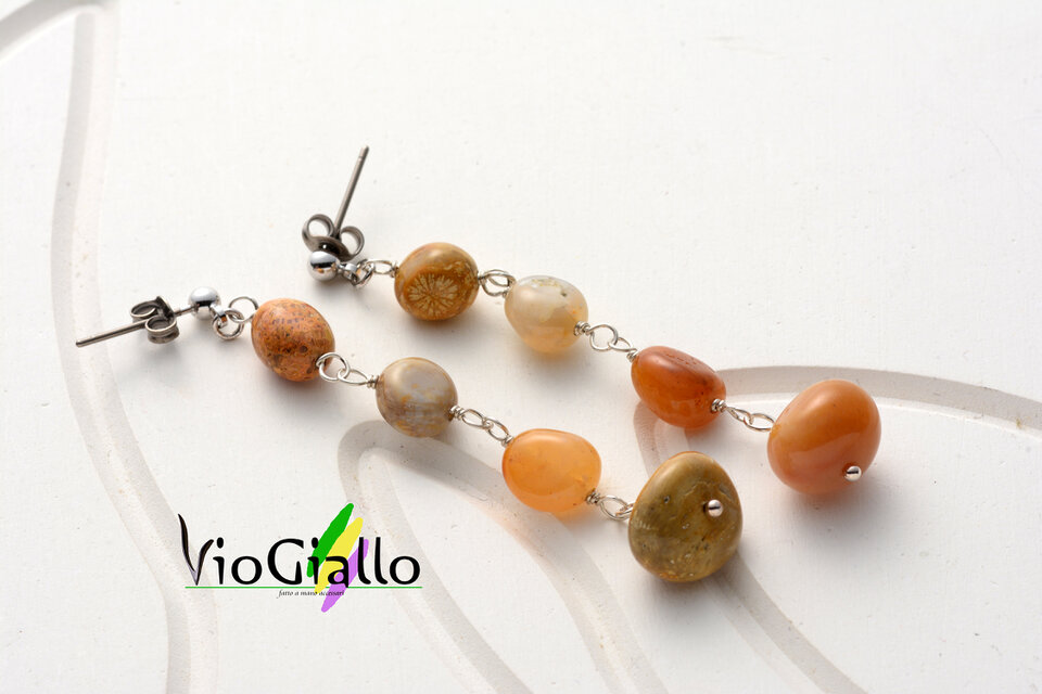 フォッシルコーラルの4連ピアス | iichi 日々の暮らしを心地よくする