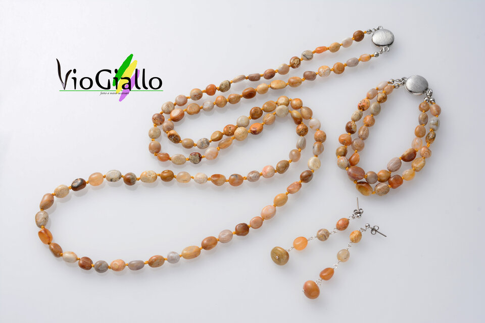 フォッシルコーラル ピアス フォッシルコーラルピアス マクラメ耳飾り 珊瑚の化石 pin 天然石