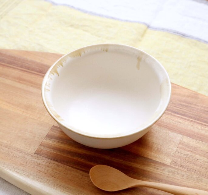 マット釉と縁飴の丸鉢