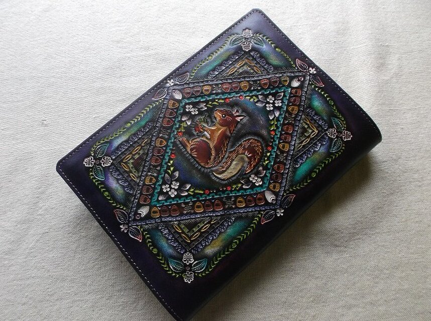 単行本サイズブックカバー  牛革　刻印＆拭き染め