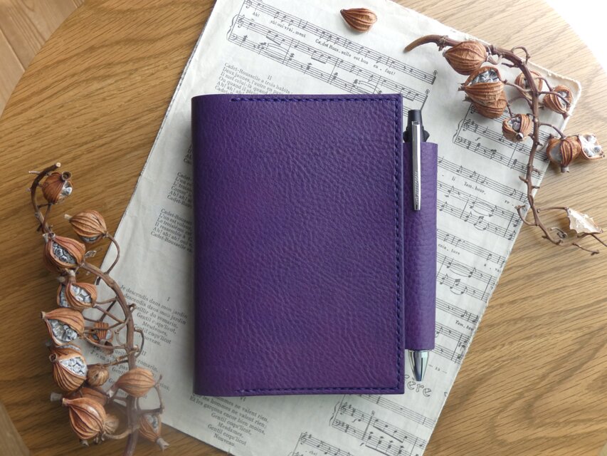 イタリア革の手帳カバー／A6サイズ／セパレート/紫
