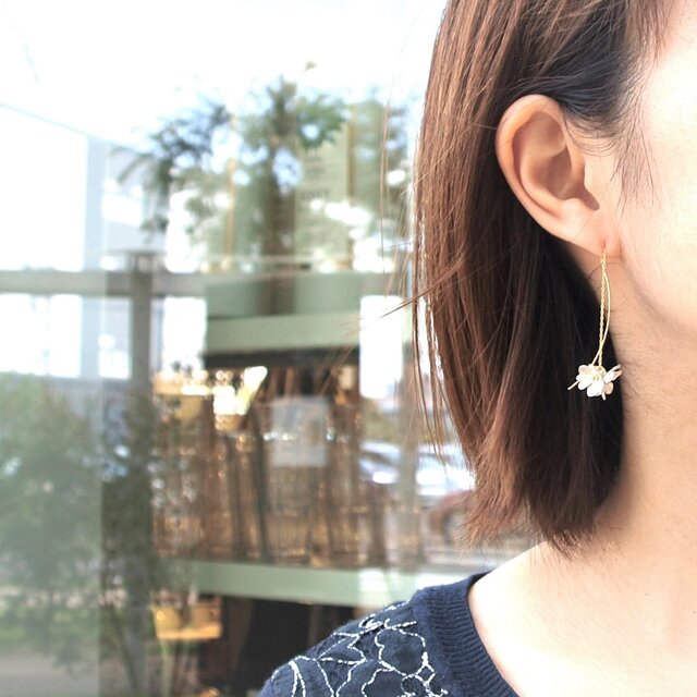 Lily” アメリカンピアス /イヤリング 花 フラワー ニッケルフリー 金