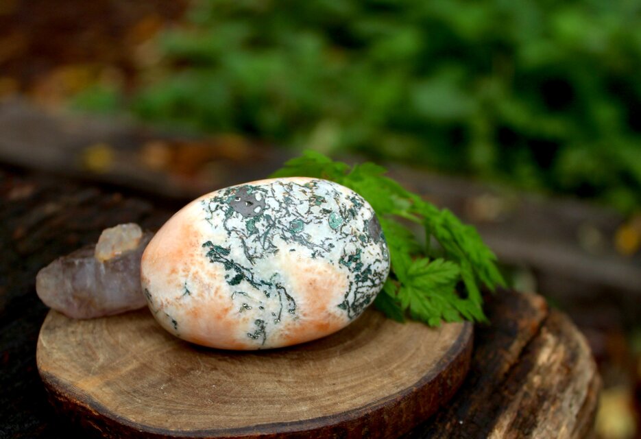 ヒューランダイト　パームストーン