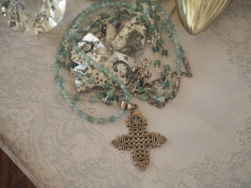 聖夜　ブルーグリーンアパタイト