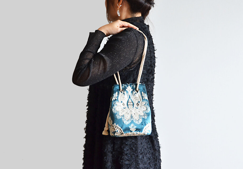 ベニスポシェットマリンバッグブルー　クリスマススペシャルエディション　着物・パーティ・ギフトにも◎