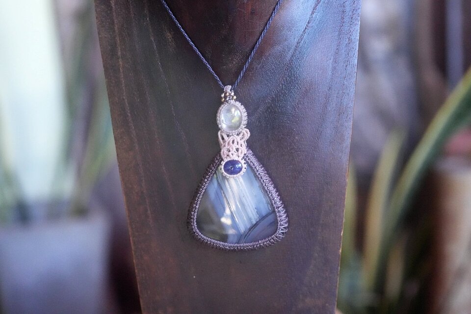 大地と宇宙と月☆ムーンストーン☆サファイア マクラメネックレス1542