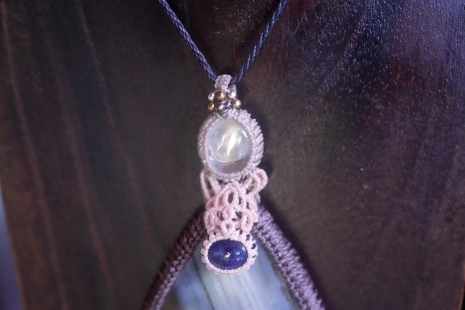 大地と宇宙と月☆ムーンストーン☆サファイア マクラメネックレス1542