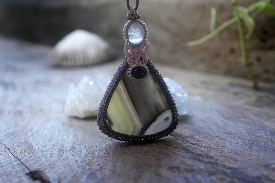 大地と宇宙と月☆ムーンストーン☆サファイア マクラメネックレス1542