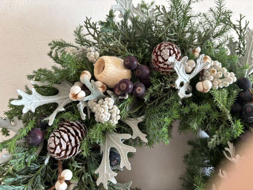 ホワイトクリスマスリース | iichi 日々の暮らしを心地よくする