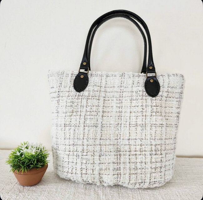 たっぷり入る❤︎合皮の持ち手のツィードトートbag